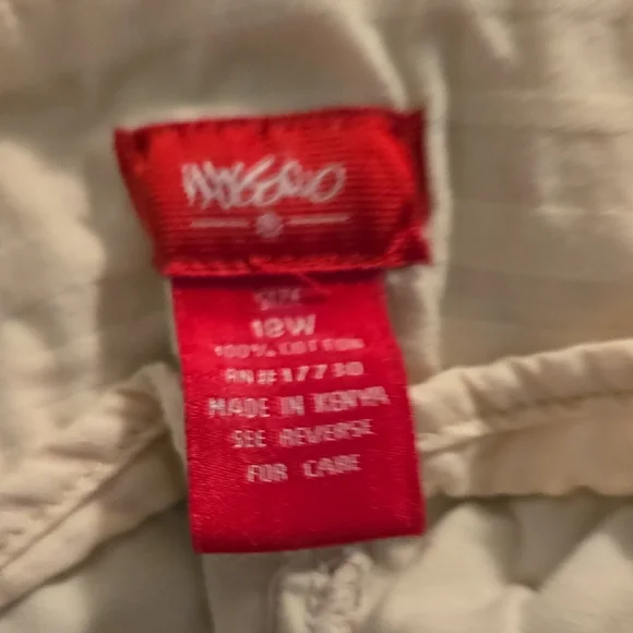 Women's Beige Knee-Length Shorts - Picture 3 of 3